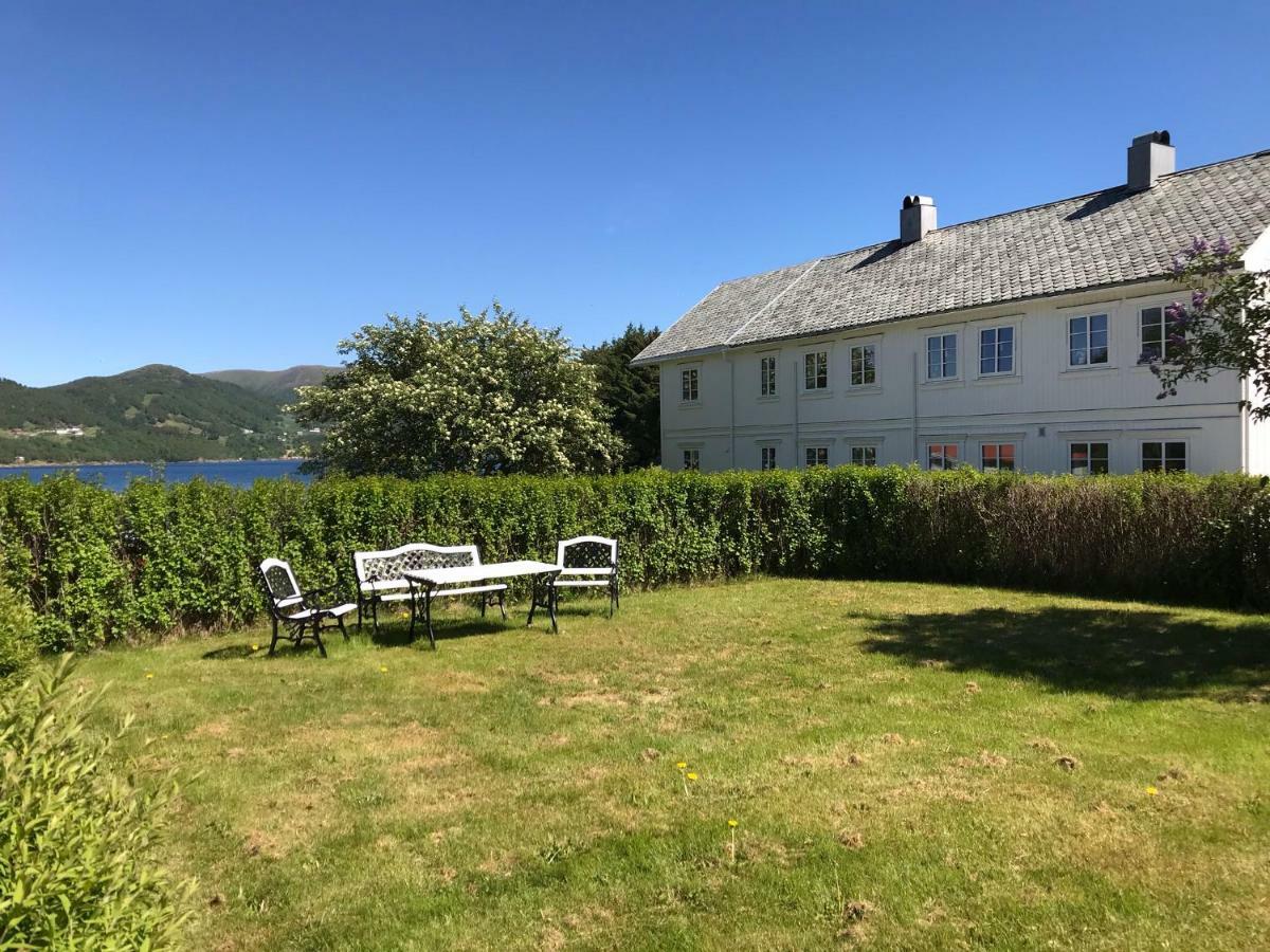 Ola Bua Near The Atlantic Road Apartment Lyngstad Екстериор снимка